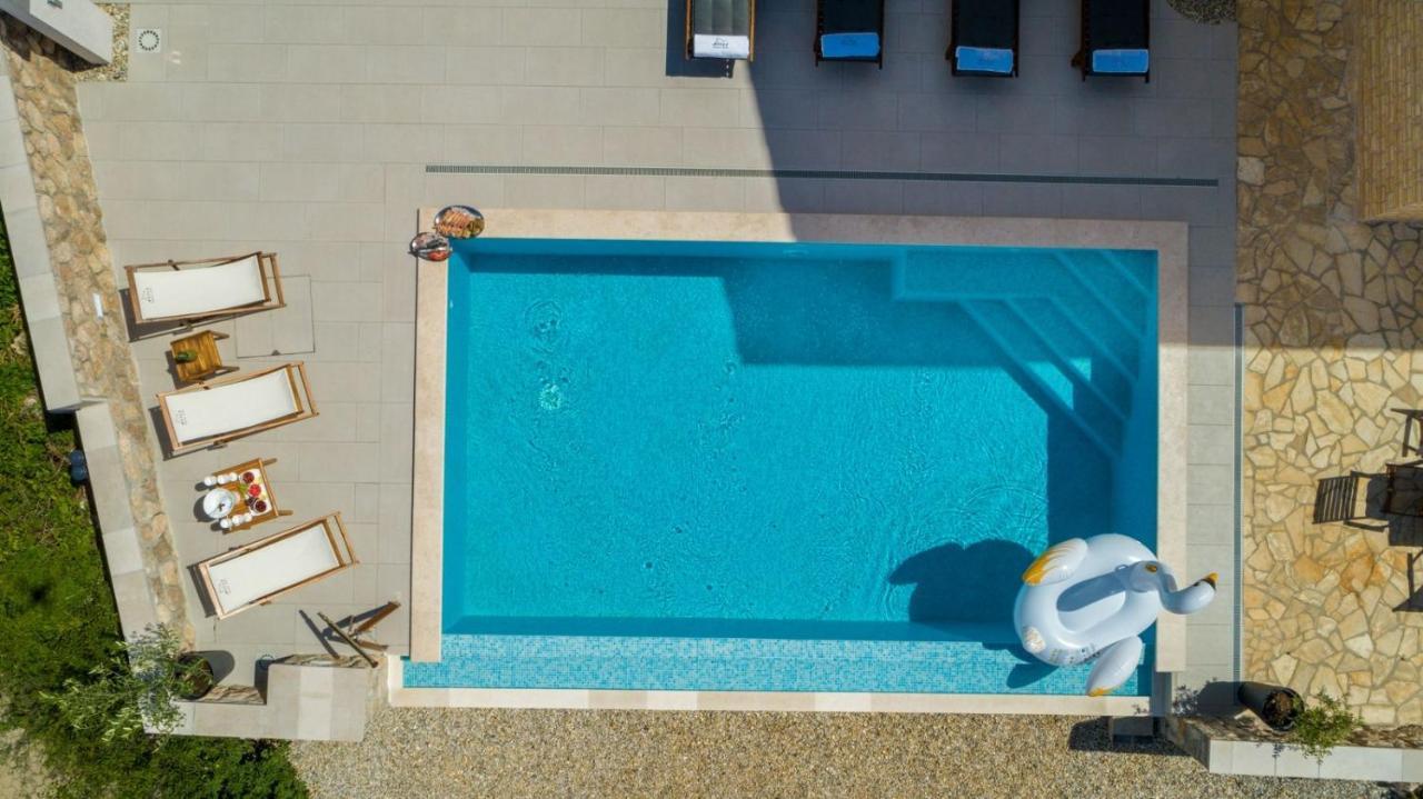 Luxury Villa Allen With Pool クリムノ エクステリア 写真