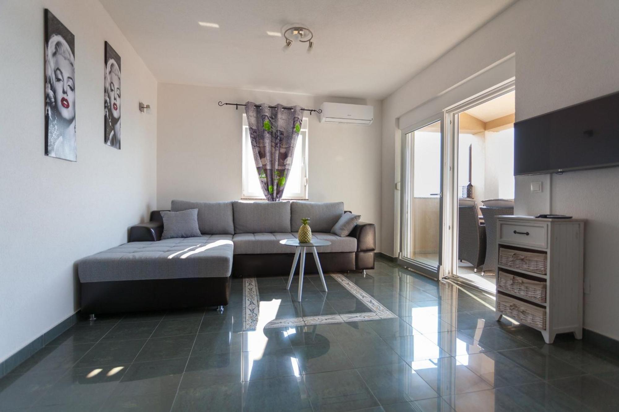 Luxury Villa Allen With Pool クリムノ 部屋 写真